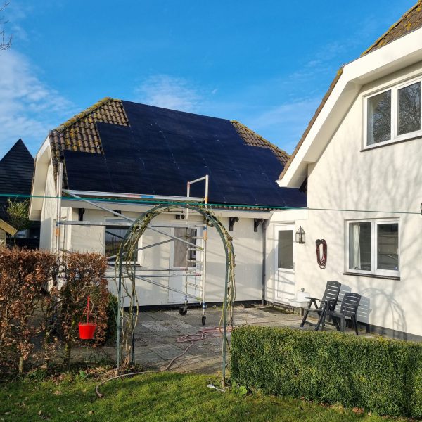 Zonnepanelen Full black