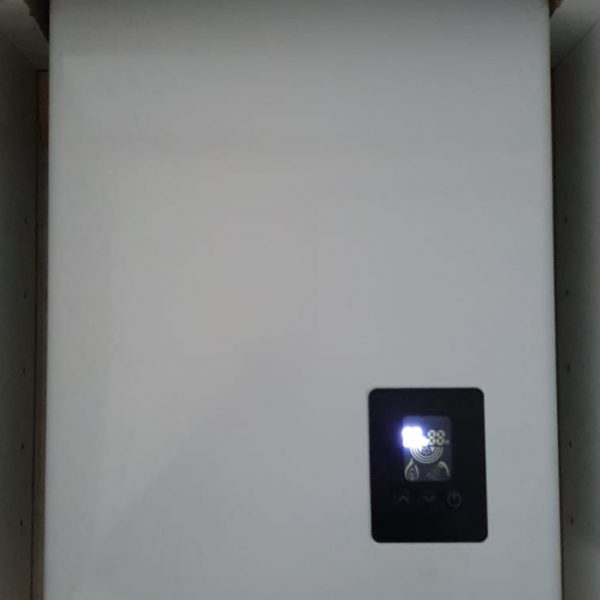 Installatie Geiser in kastje chalet, caravan Martin Halma Gytsjerk